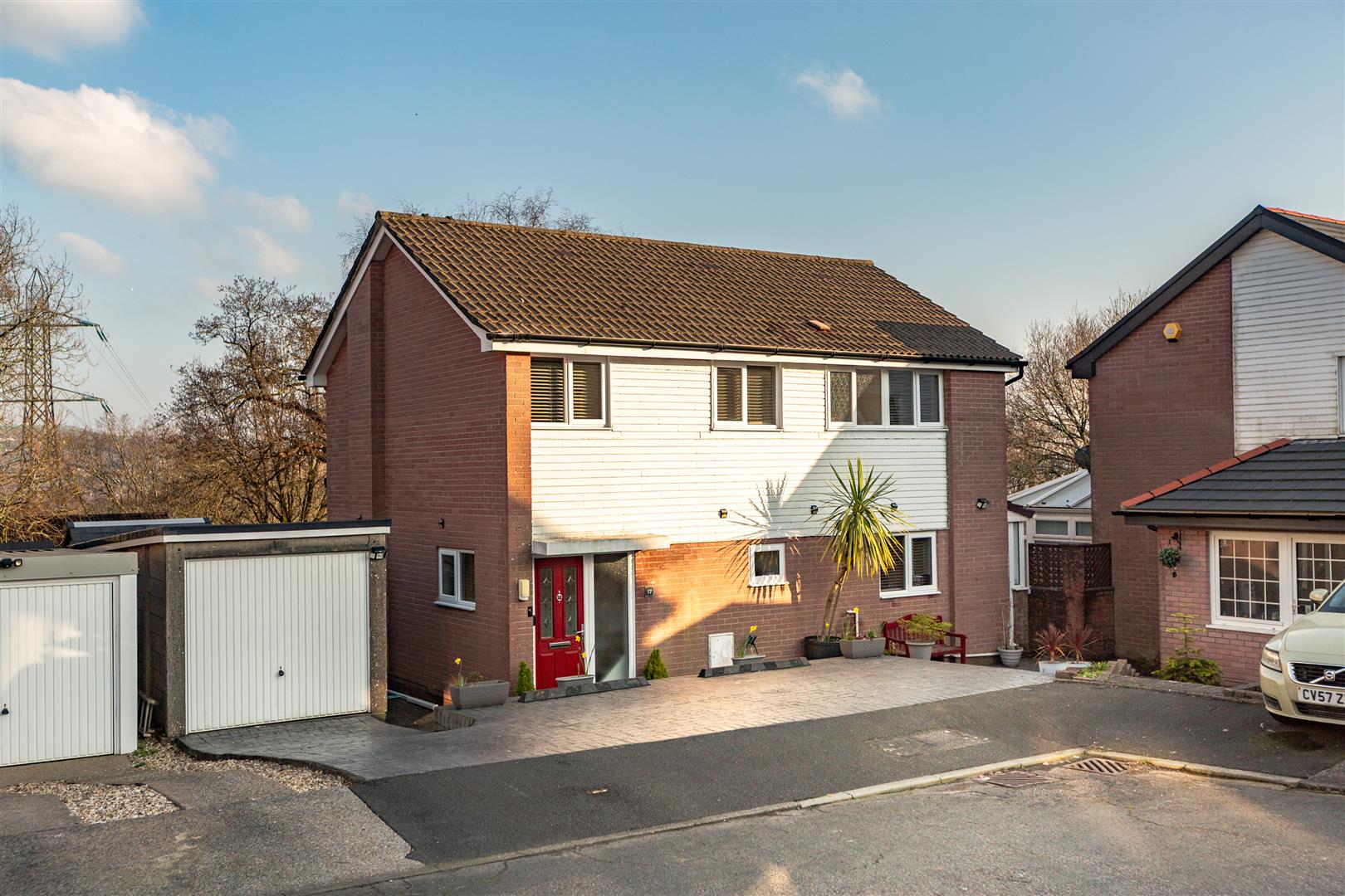 Heol Treffynnon, Parc Gwernfadog, Swansea, SA6 6SE